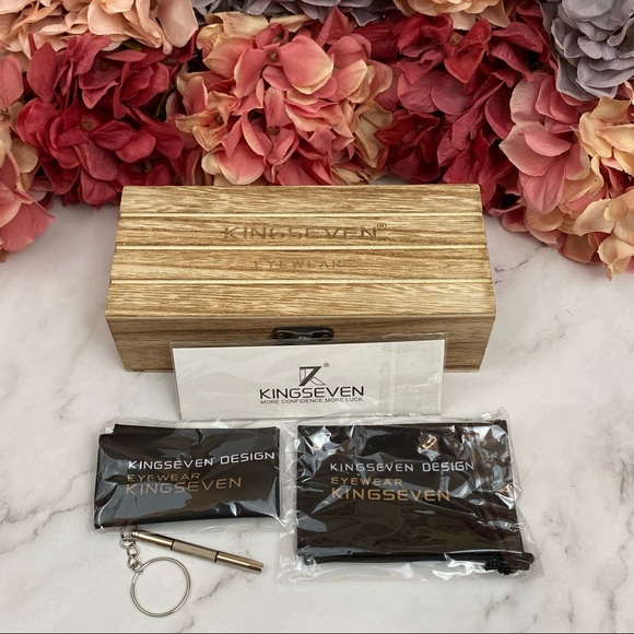 KINGSEVEN Walnut Wood Sunglasses with Green Lenses - Picture 14 of 16